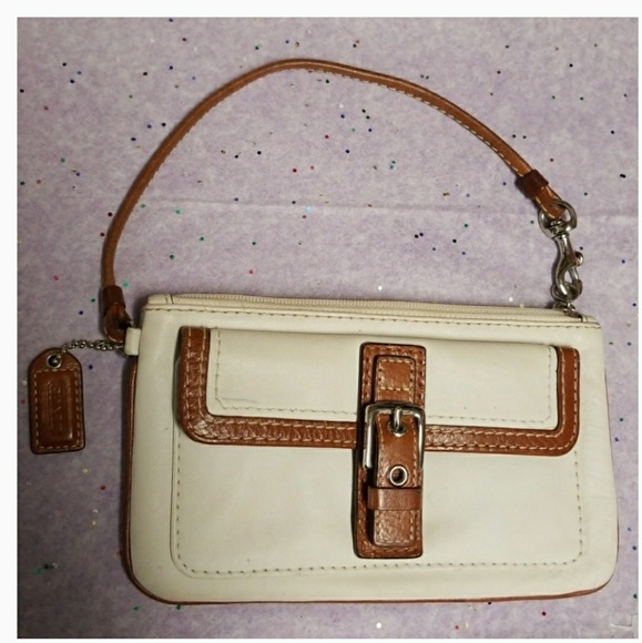 Coach Handbags - Coach Leather Wristlet